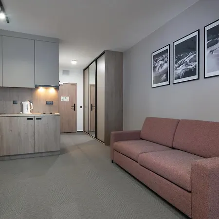 Yolo - 4 Person - Garage Parking - In Out Demanovska Dolina