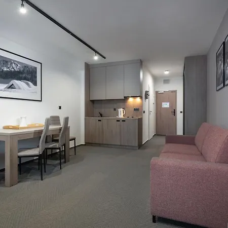 Yolo - 4 Person - Garage Parking - In Out Demänovská Dolina