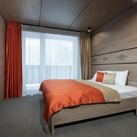 Yolo - 4 Person - Garage Parking - In Out Demänovská Dolina