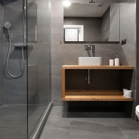 Yolo - 4 Person - Garage Parking - In Out * Demänovská Dolina